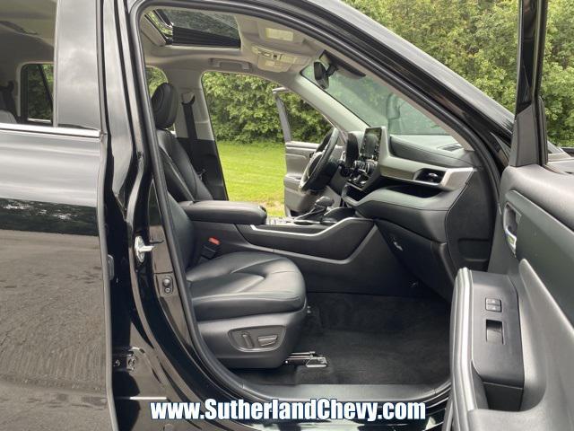 used 2022 Toyota Highlander Hybrid car, priced at $37,568