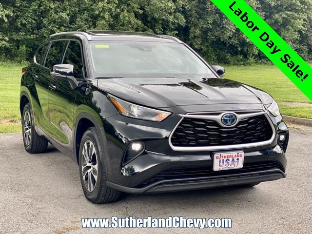 used 2022 Toyota Highlander Hybrid car, priced at $34,998
