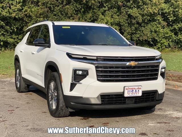 used 2024 Chevrolet Traverse car, priced at $35,978
