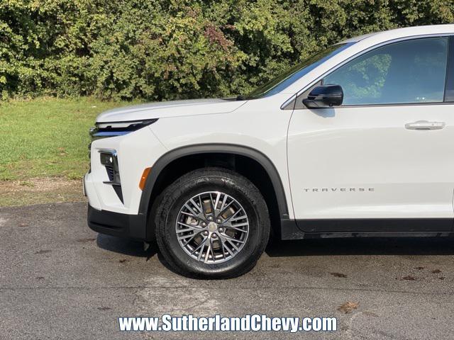 used 2024 Chevrolet Traverse car, priced at $35,978