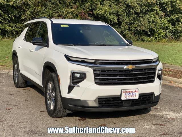 used 2024 Chevrolet Traverse car, priced at $35,978