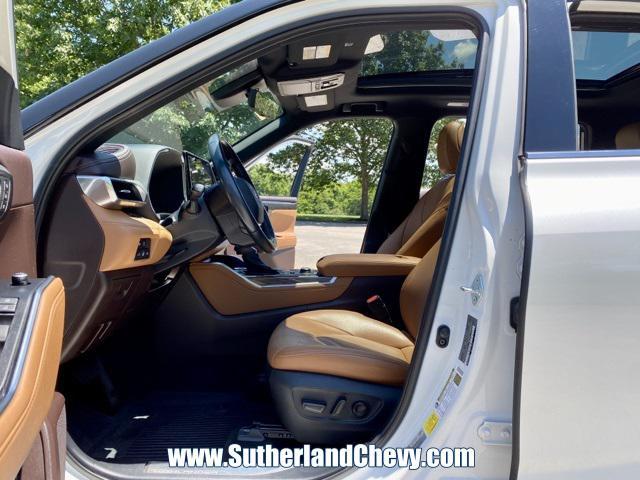 used 2021 Toyota Highlander car, priced at $35,998
