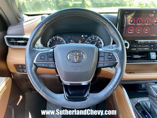 used 2021 Toyota Highlander car, priced at $35,998