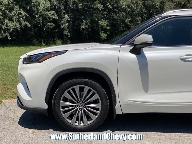 used 2021 Toyota Highlander car, priced at $35,998