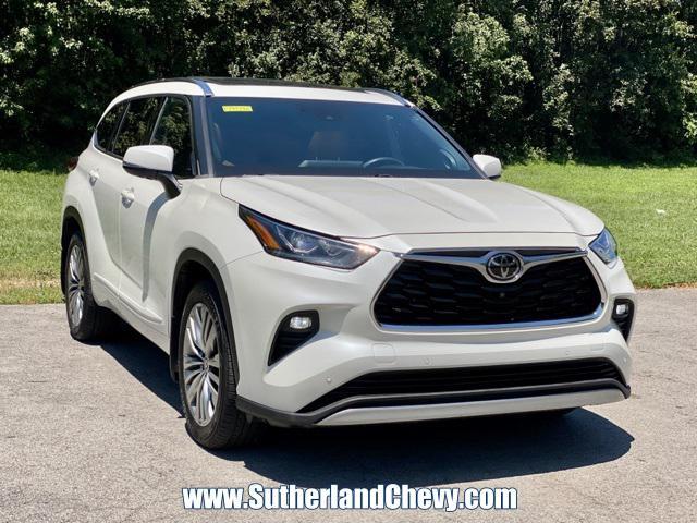 used 2021 Toyota Highlander car, priced at $35,998