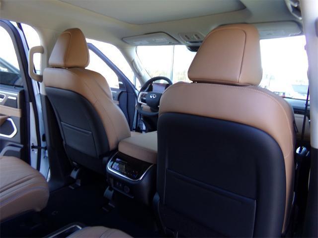 new 2025 INFINITI QX80 car, priced at $96,940
