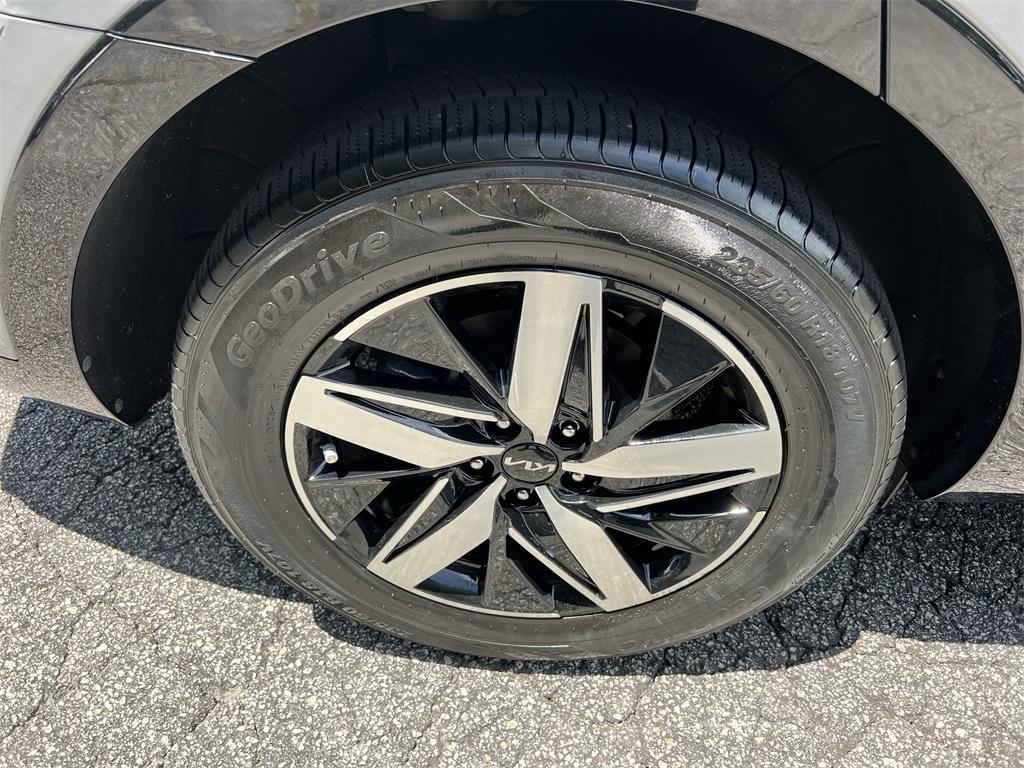 used 2023 Kia Sorento car, priced at $26,979