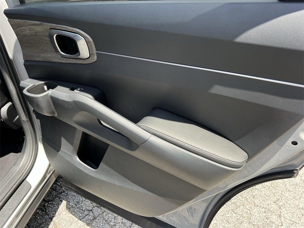 used 2023 Kia Sorento car, priced at $25,677