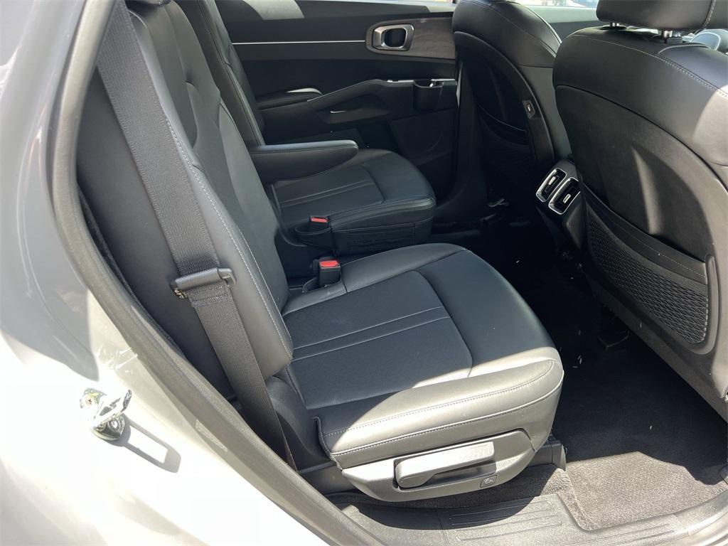 used 2023 Kia Sorento car, priced at $26,979