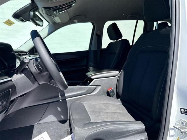 used 2023 Jeep Grand Cherokee car, priced at $24,209