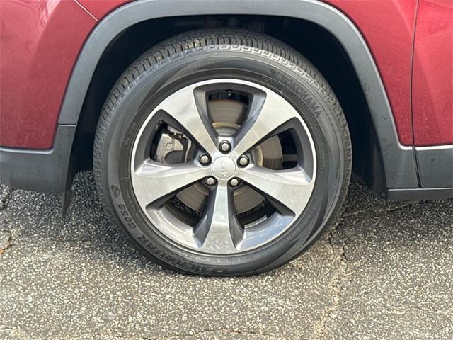 used 2019 Jeep Cherokee car, priced at $16,197