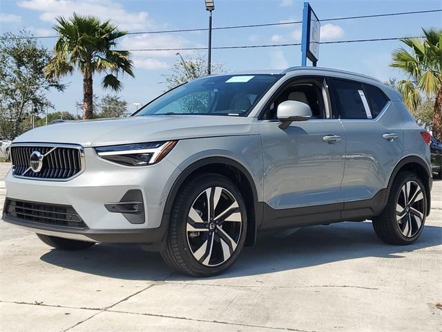 new 2025 Volvo XC40 car, priced at $51,695