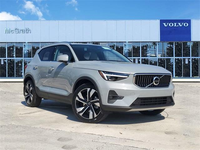 new 2025 Volvo XC40 car, priced at $51,695