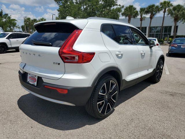 new 2024 Volvo XC40 car, priced at $55,270