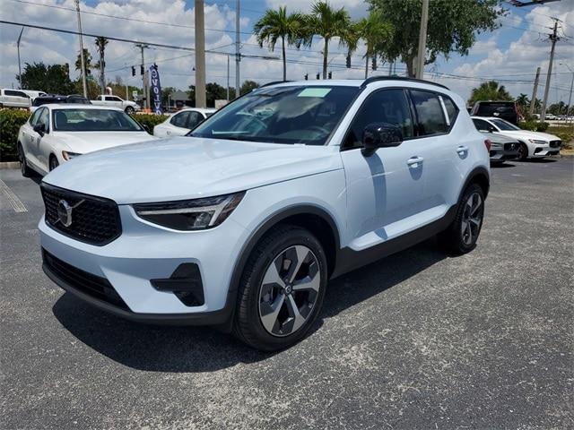 new 2024 Volvo XC40 car, priced at $45,960