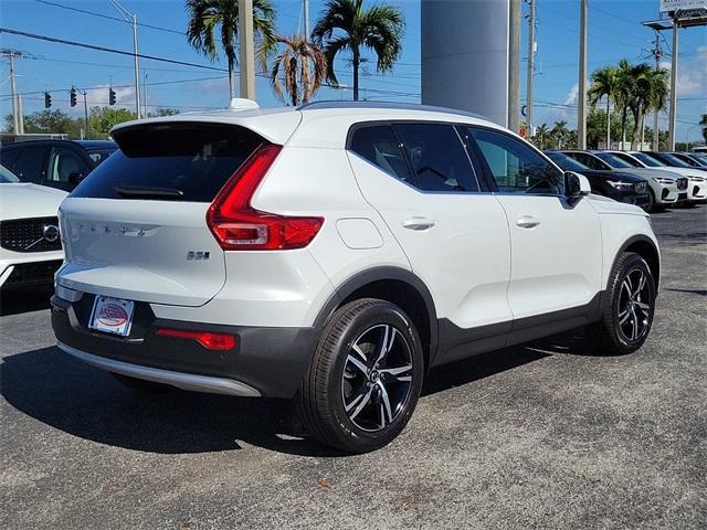 new 2025 Volvo XC40 car, priced at $43,045