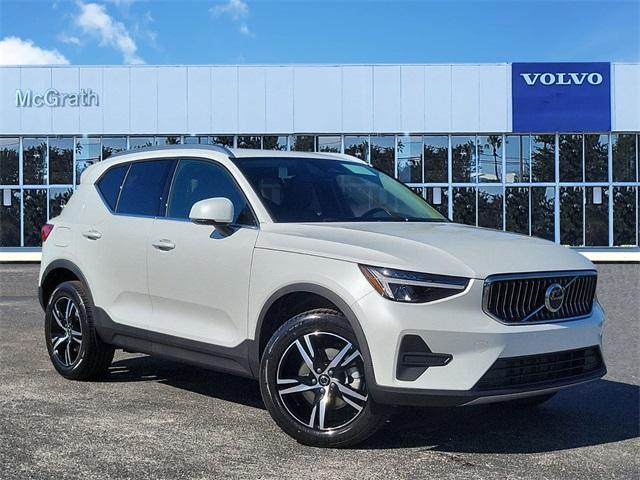 new 2025 Volvo XC40 car, priced at $43,045