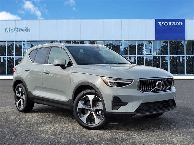 new 2025 Volvo XC40 car, priced at $46,015