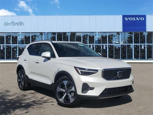 new 2025 Volvo XC40 car, priced at $47,020