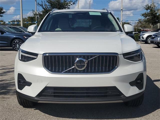 new 2025 Volvo XC40 car, priced at $47,020