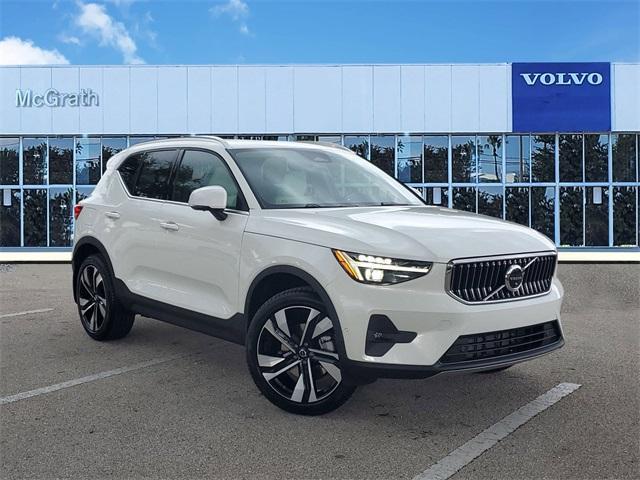 new 2025 Volvo XC40 car, priced at $51,890