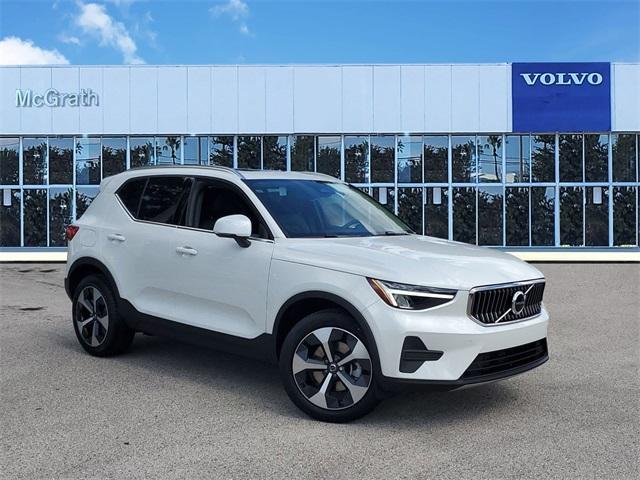 new 2025 Volvo XC40 car, priced at $46,015