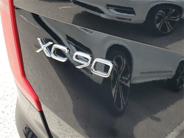 new 2025 Volvo XC90 car, priced at $68,290