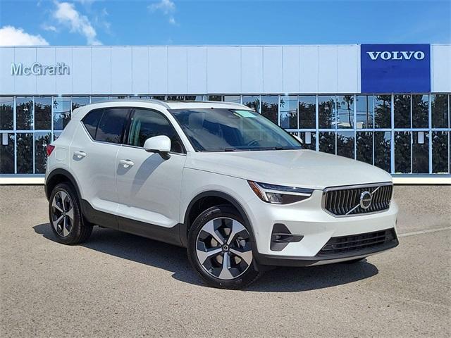 new 2025 Volvo XC40 car, priced at $45,500