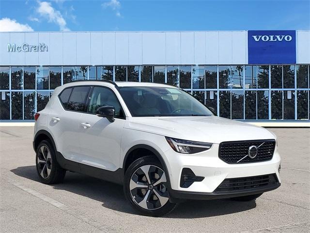 new 2025 Volvo XC40 car, priced at $47,415