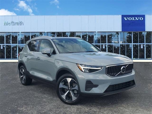 new 2025 Volvo XC40 car, priced at $45,465