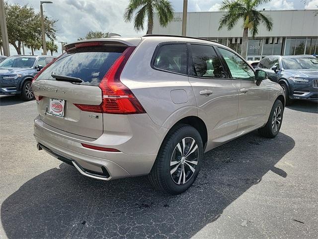 new 2025 Volvo XC60 car, priced at $47,050