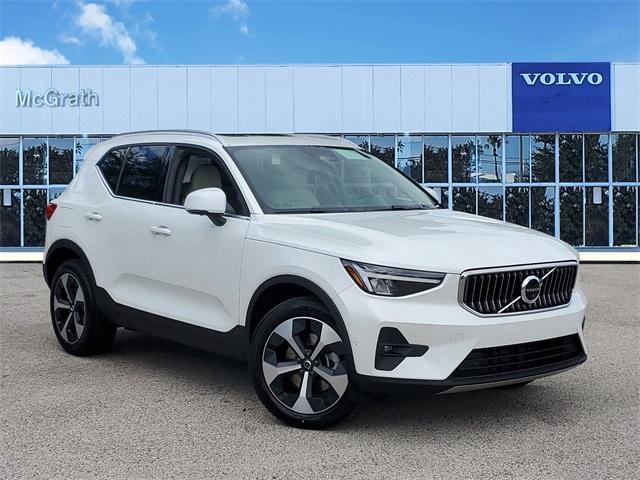 new 2025 Volvo XC40 car, priced at $46,795