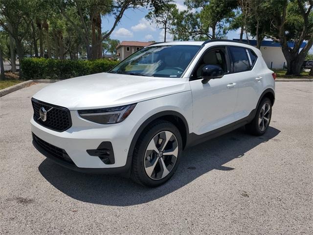 new 2024 Volvo XC40 car, priced at $46,995