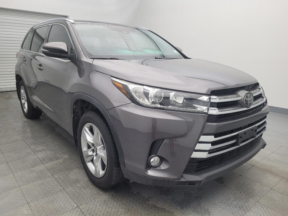 used 2018 Toyota Highlander car, priced at $26,895
