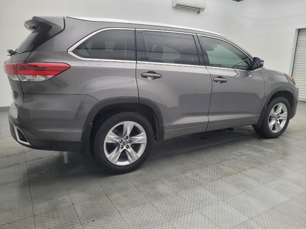 used 2018 Toyota Highlander car, priced at $26,895