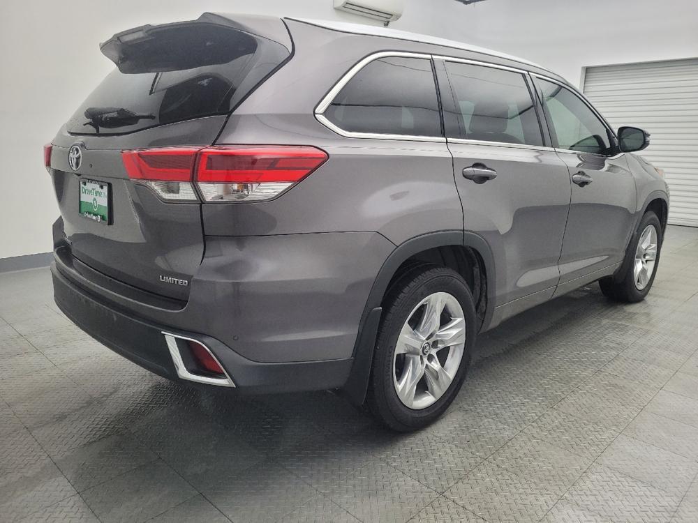 used 2018 Toyota Highlander car, priced at $26,895