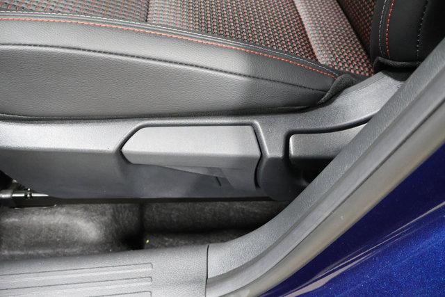 new 2025 Nissan Kicks car, priced at $29,318