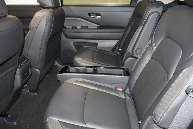 new 2025 Nissan Pathfinder car, priced at $46,559