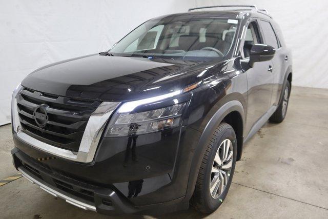 new 2025 Nissan Pathfinder car, priced at $45,014