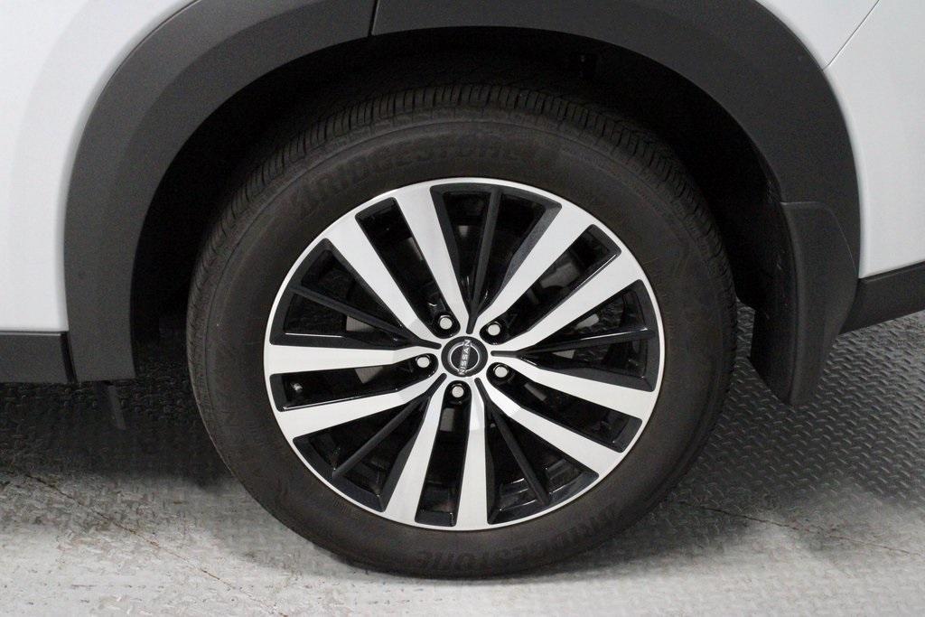 used 2025 Nissan Pathfinder car, priced at $44,389