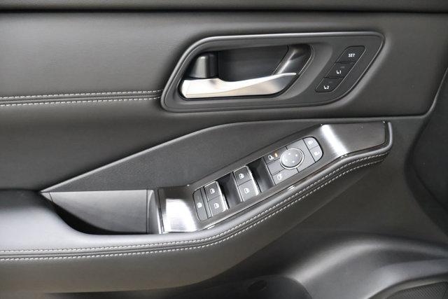 new 2025 Nissan Rogue car, priced at $43,165
