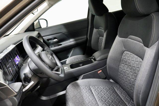 new 2025 Nissan Kicks car, priced at $25,304