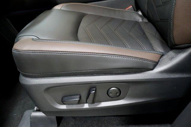 new 2025 Nissan Pathfinder car, priced at $50,521