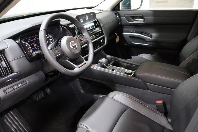 new 2025 Nissan Pathfinder car, priced at $45,000