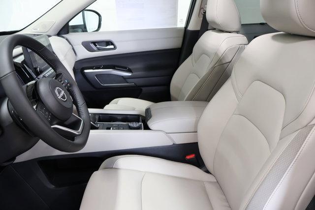 new 2025 Nissan Pathfinder car, priced at $48,293
