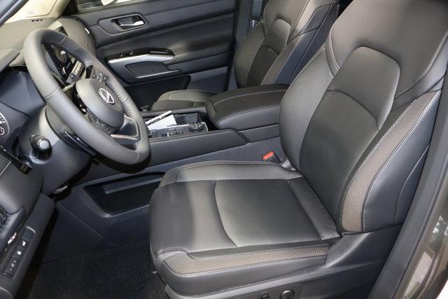 new 2025 Nissan Pathfinder car, priced at $47,018