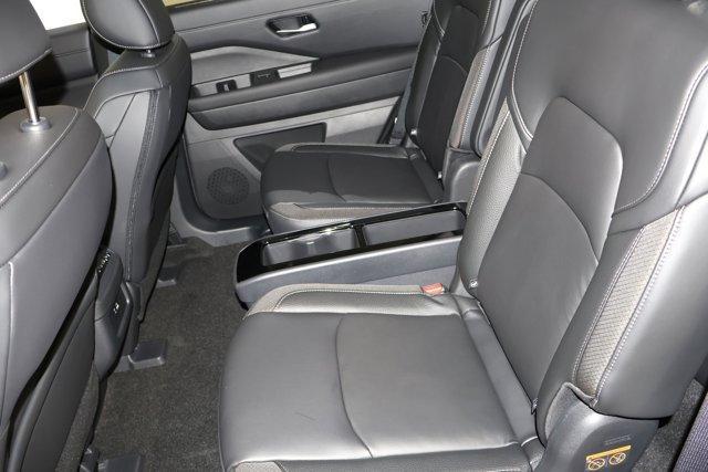 new 2025 Nissan Pathfinder car, priced at $47,018