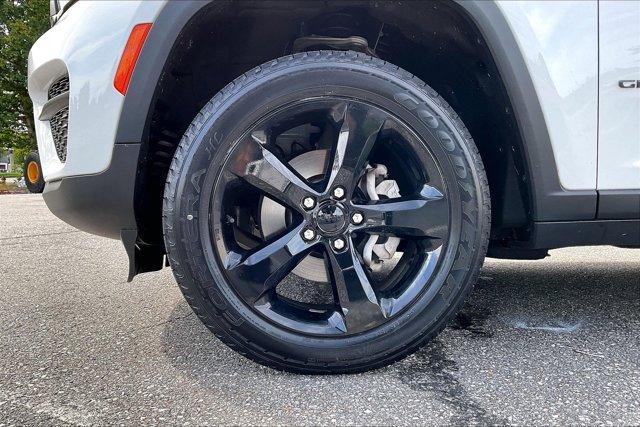 used 2023 Jeep Grand Cherokee car, priced at $35,295