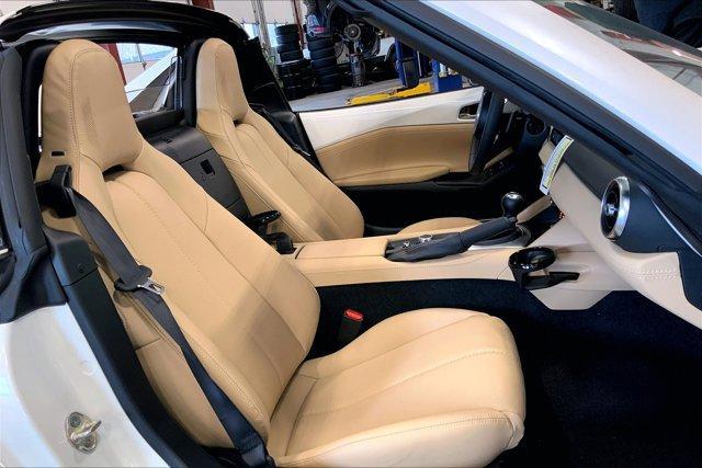 new 2024 Mazda MX-5 Miata car