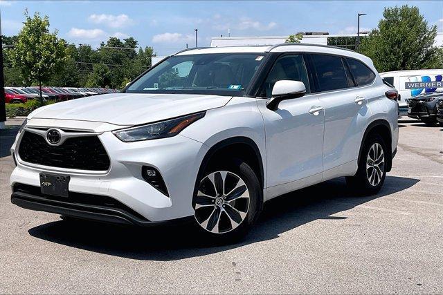 used 2022 Toyota Highlander car, priced at $35,000